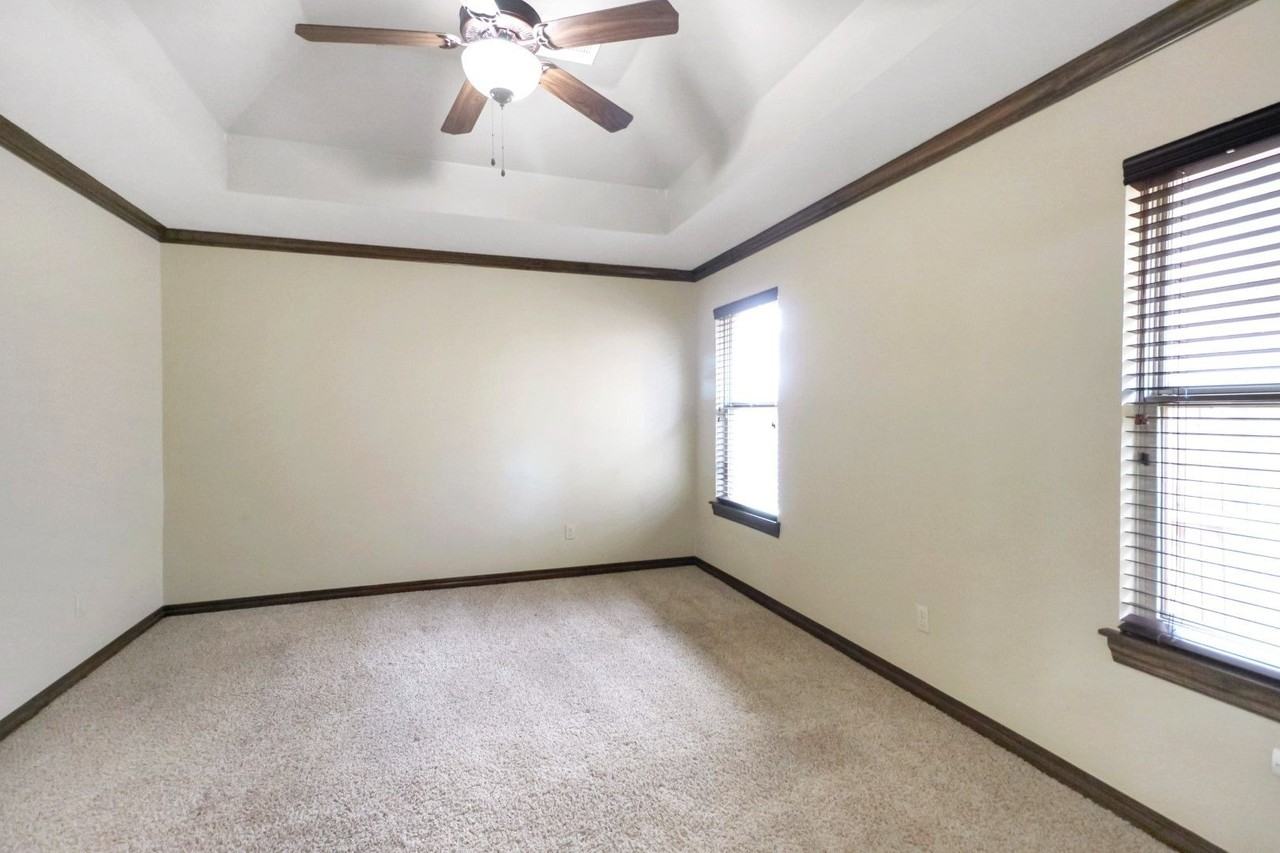18401 Haslemere Ln - Photo 6 of 15
