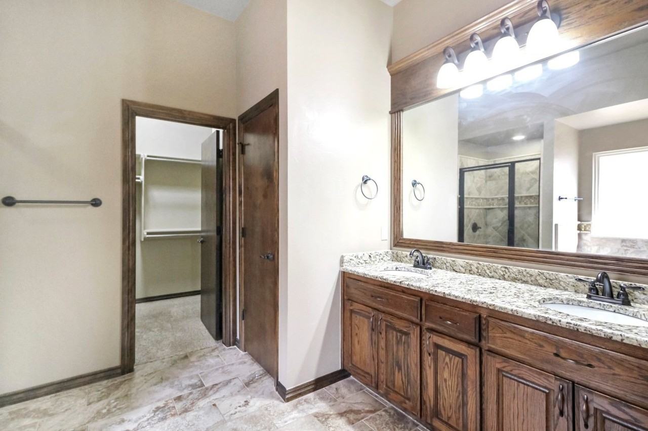 18401 Haslemere Ln - Photo 7 of 15