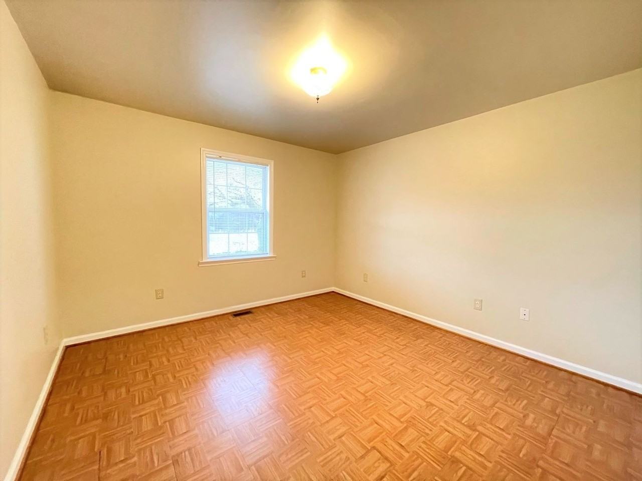 124 E Ferrell St - Photo 7 of 9