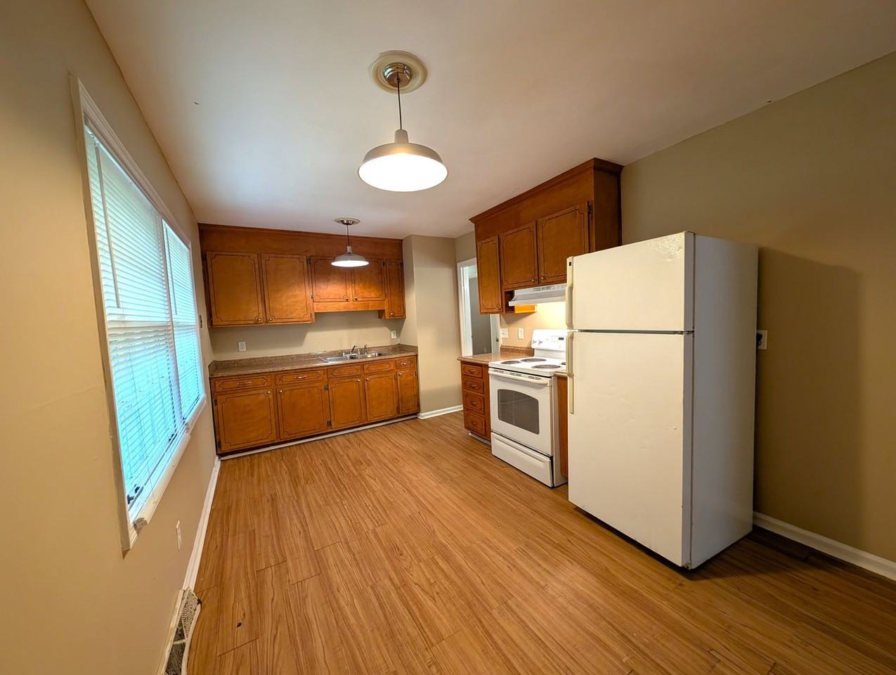 1000 Claremont Rd - Photo 4 of 26