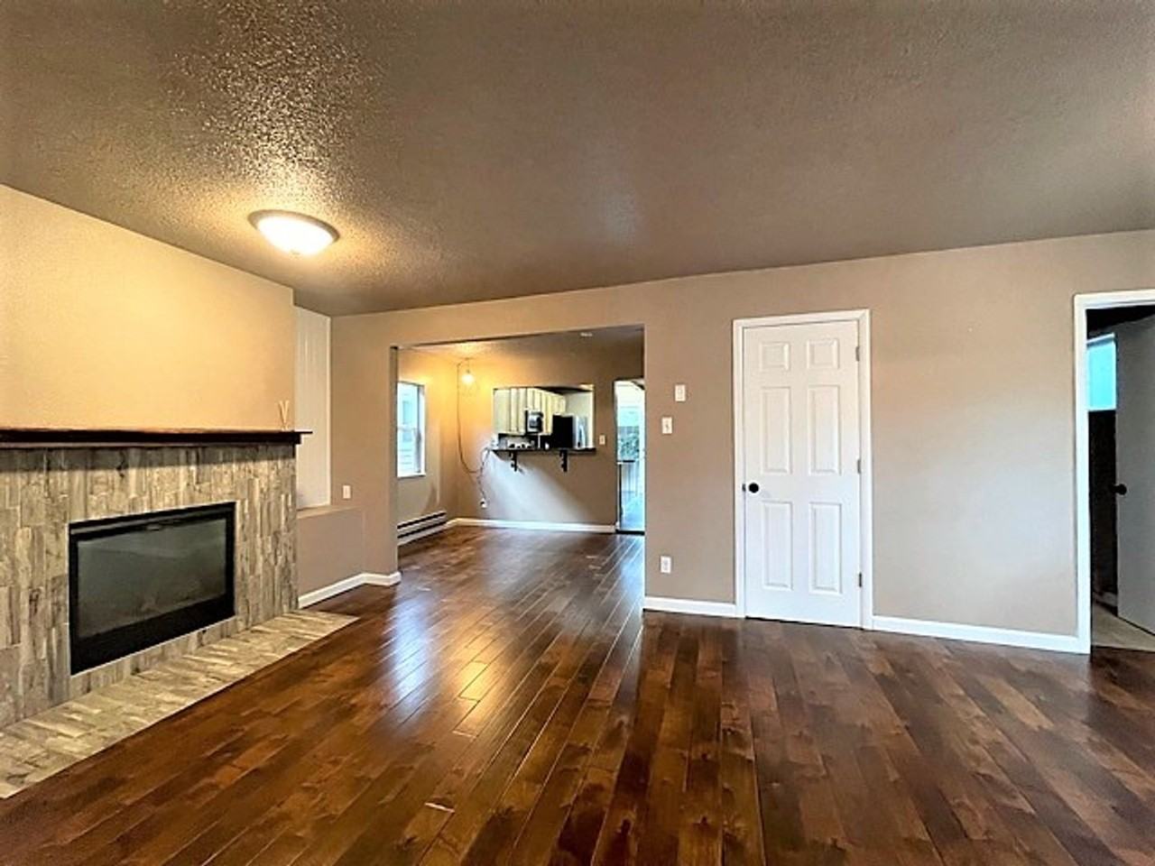 2022 W Pikes Peak Ave - Photo 3 of 19
