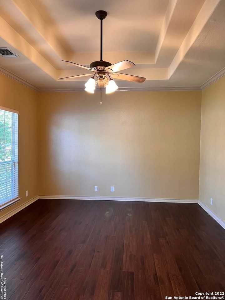18123 Brookwood Frst - Photo 3 of 27