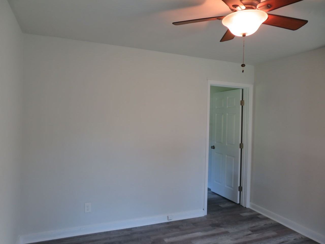913 Priam St - Photo 2 of 10