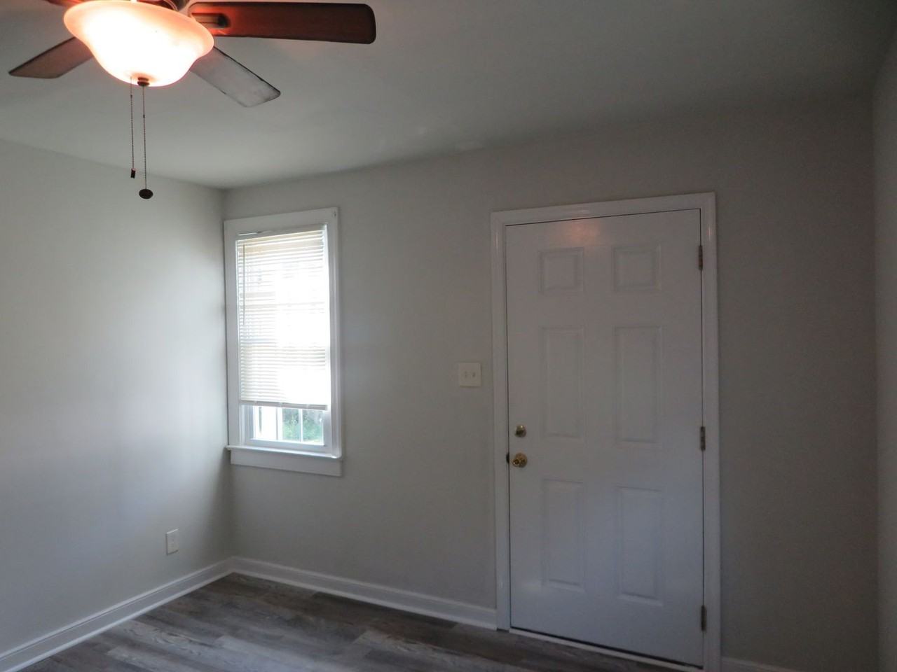 913 Priam St - Photo 3 of 10