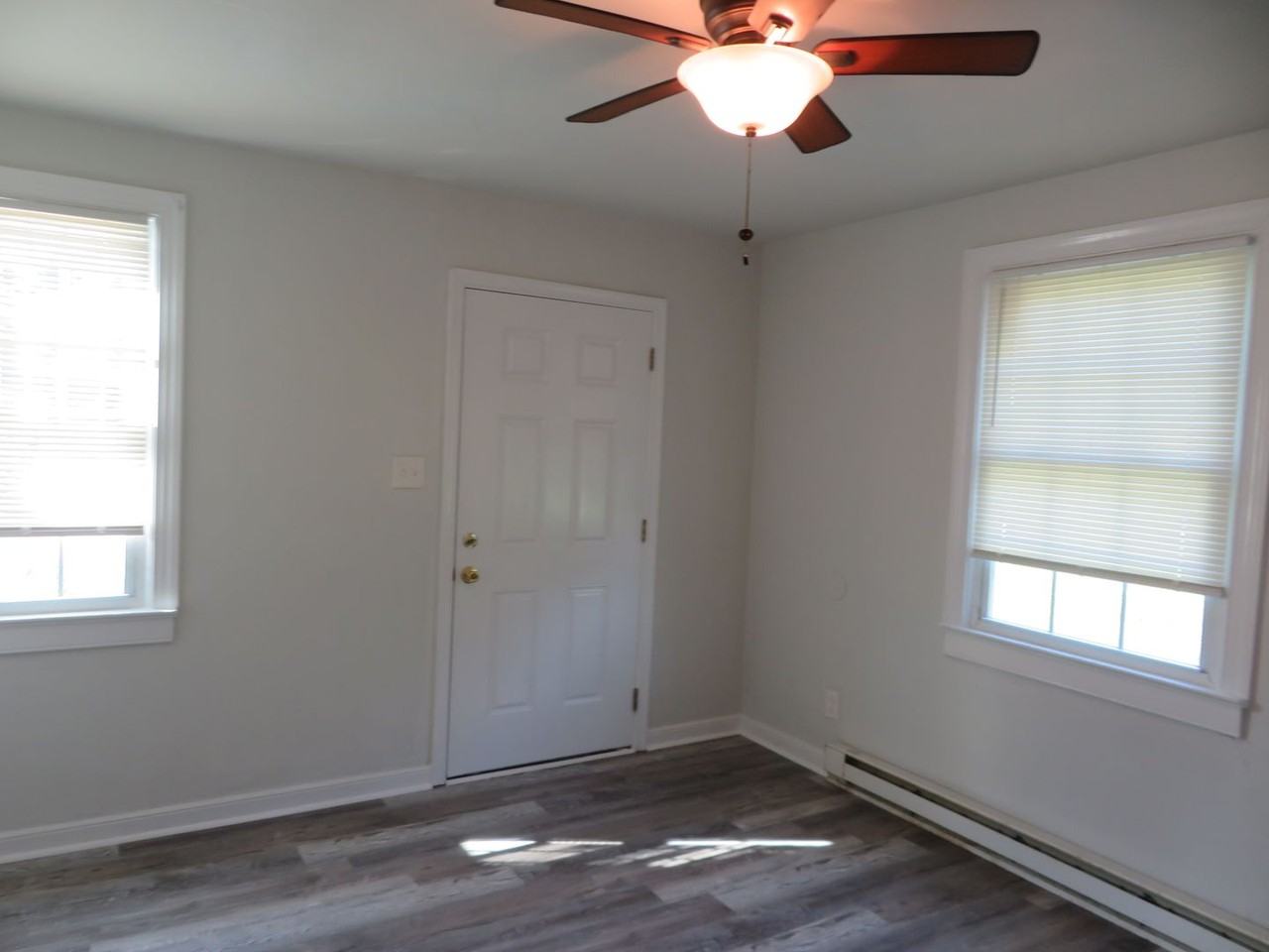 913 Priam St - Photo 4 of 10