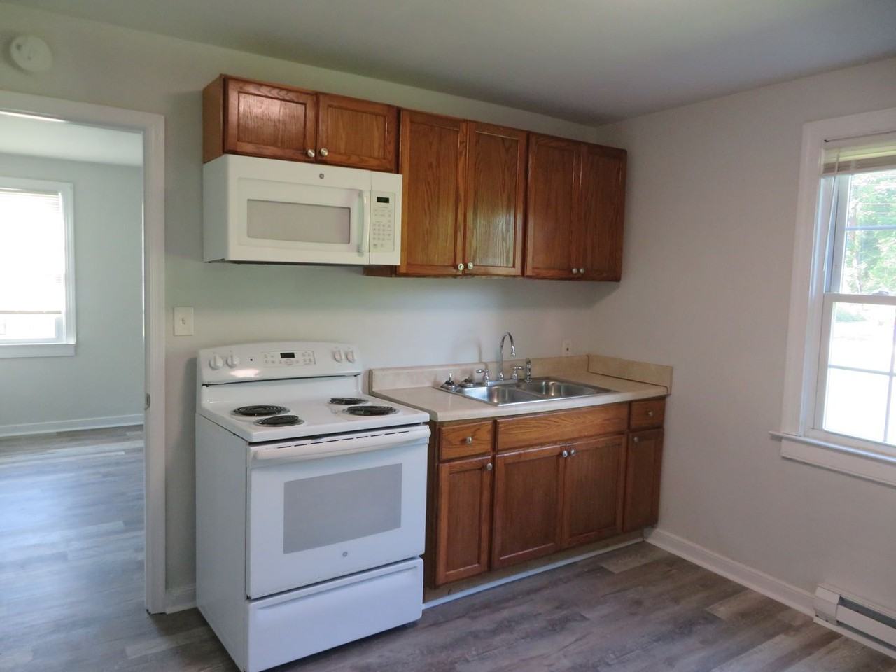 913 Priam St - Photo 6 of 10