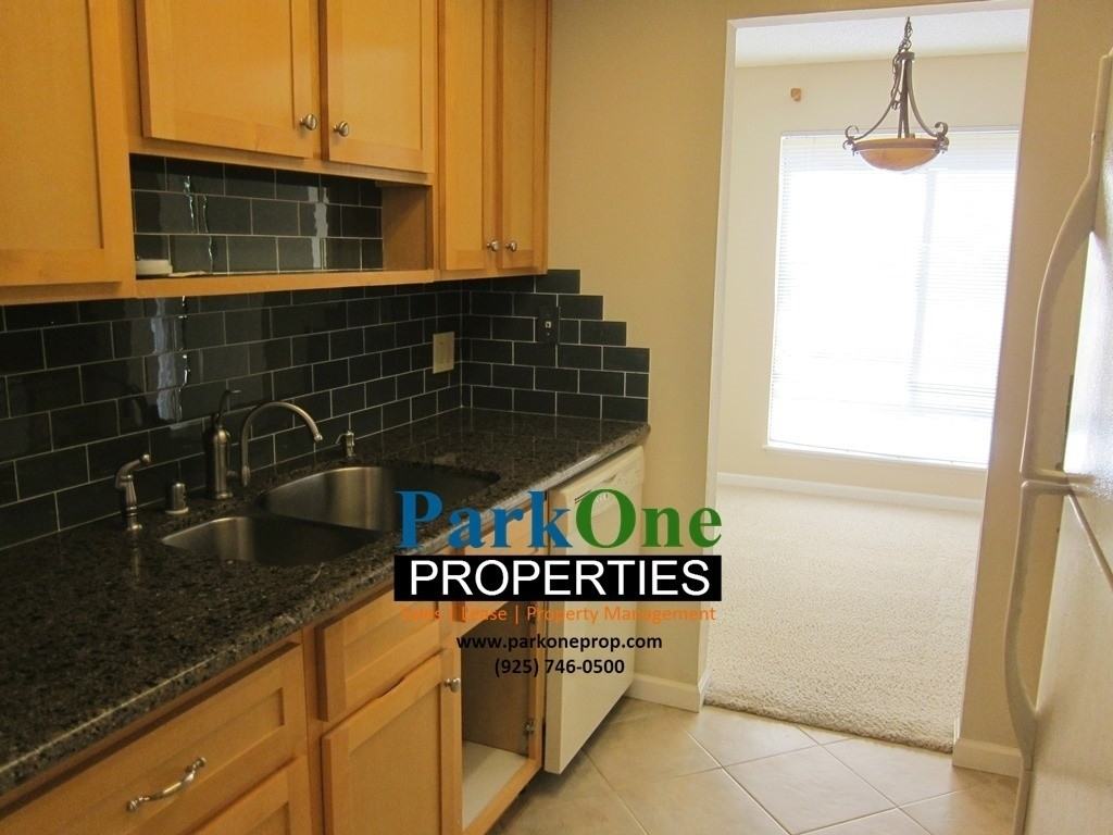 340 N Civic Dr #202 - Photo 3 of 17