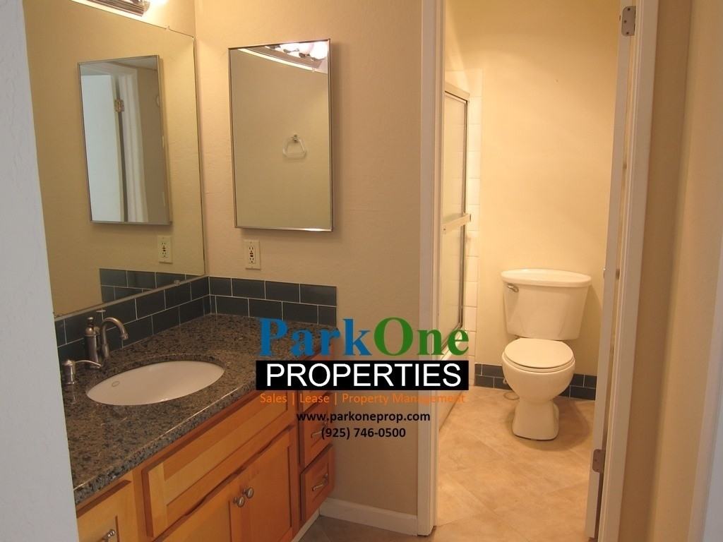 340 N Civic Dr #202 - Photo 7 of 17