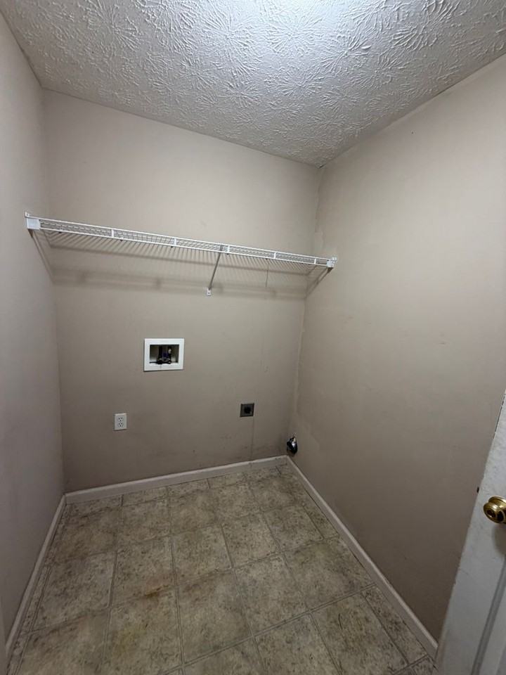 525 Plantation Way - Photo 7 of 10