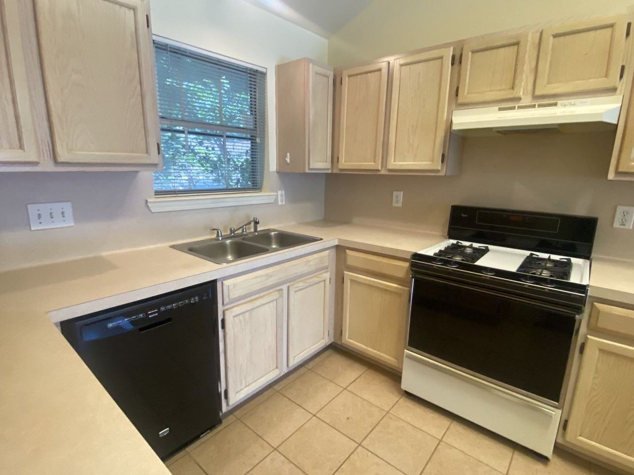 2222 Havenhouse Dr - Photo 6 of 15