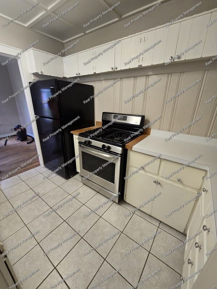 13135 Schneider St - Photo 3 of 11