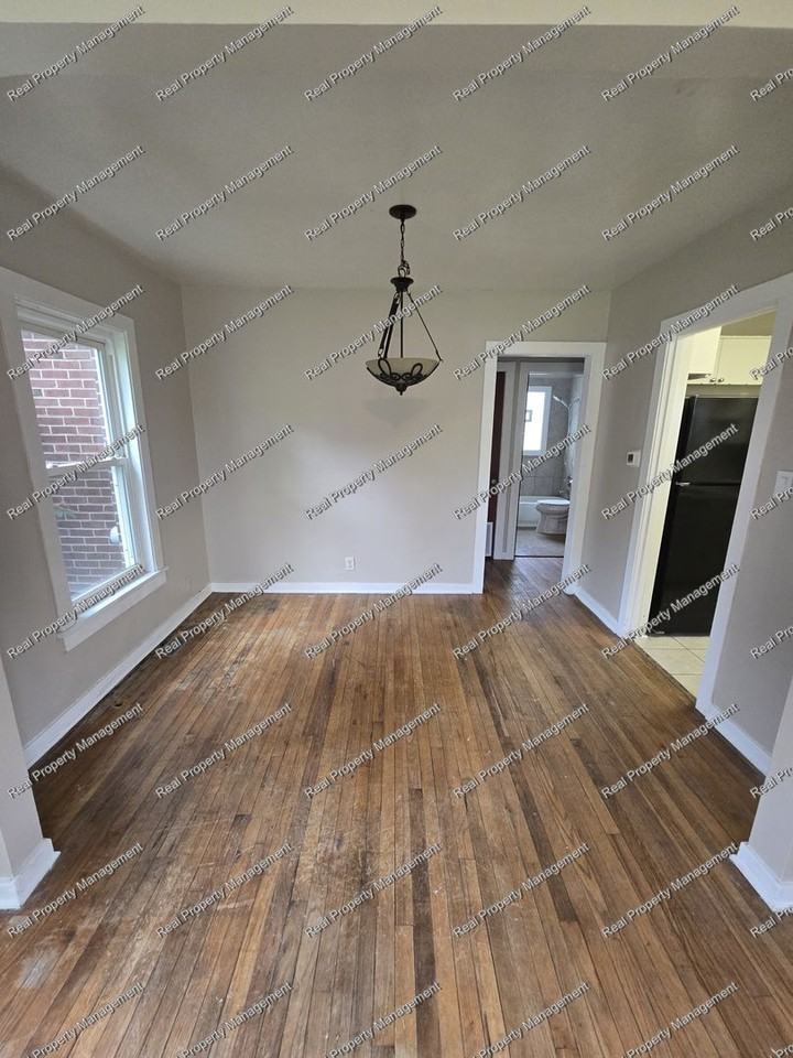 13135 Schneider St - Photo 4 of 11