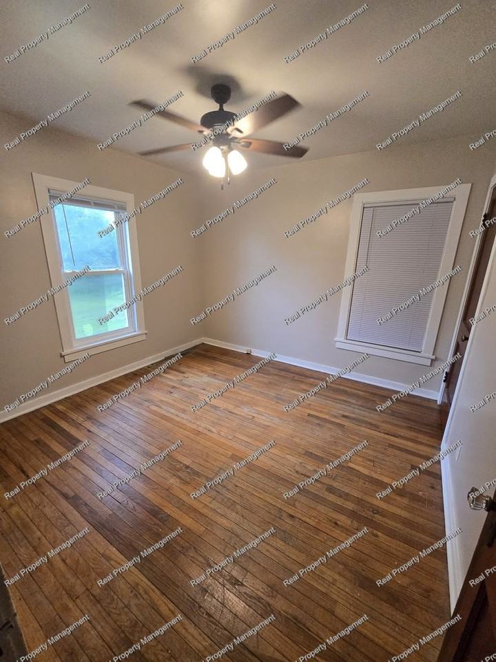 13135 Schneider St - Photo 6 of 11
