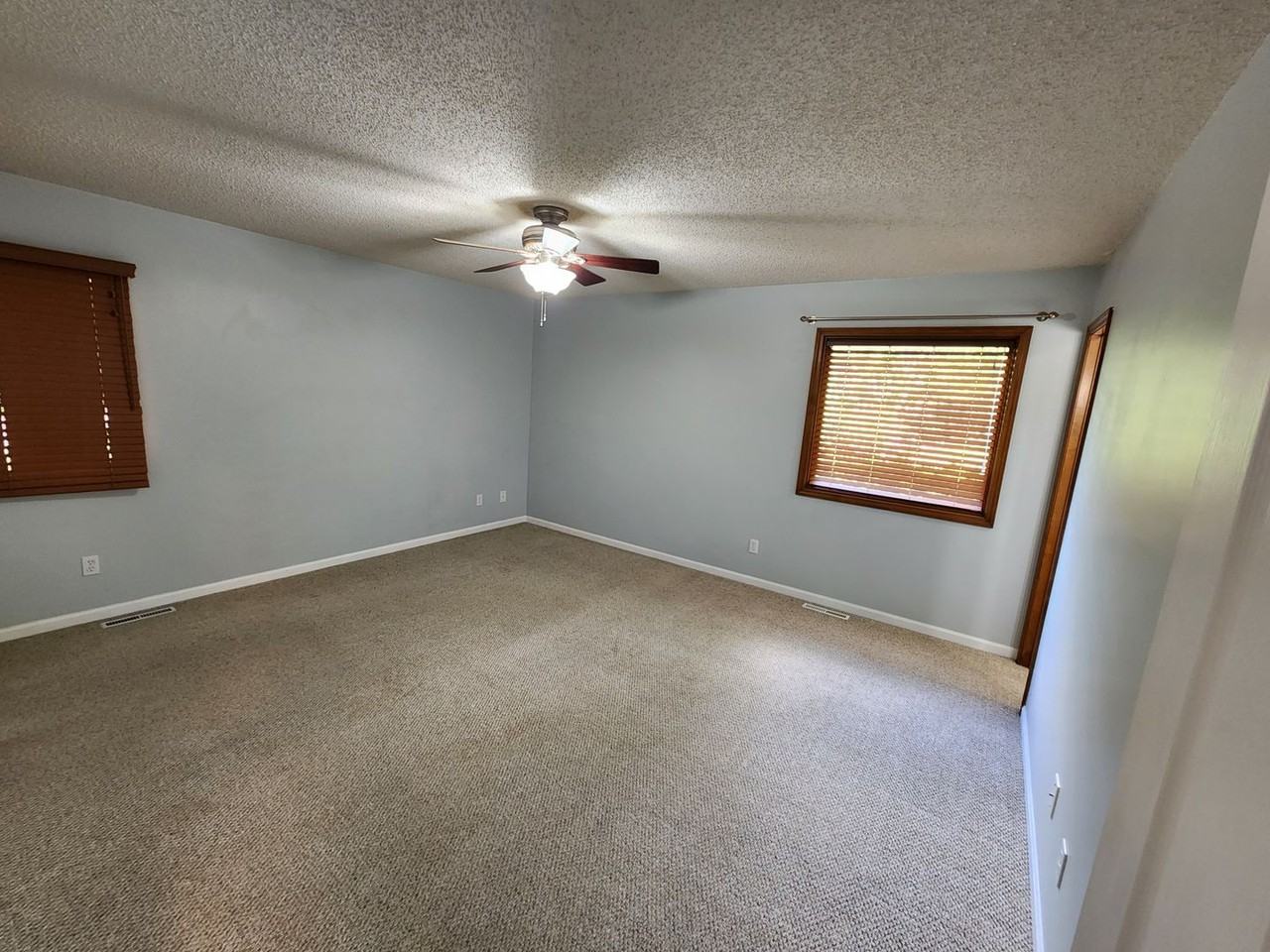 1904 Crescent Dr - Photo 7 of 13