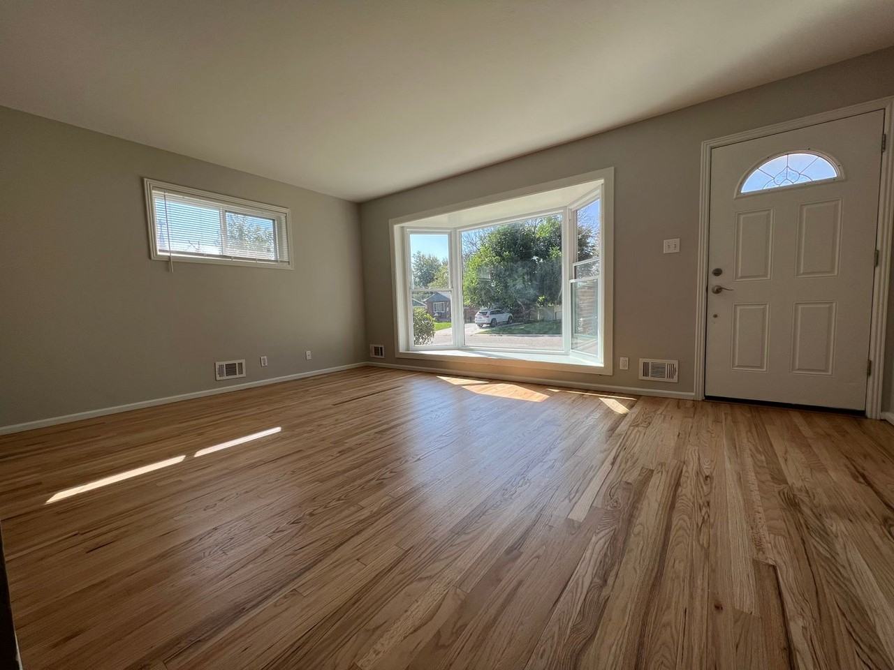 1365 Lucille Ct - Photo 5 of 18