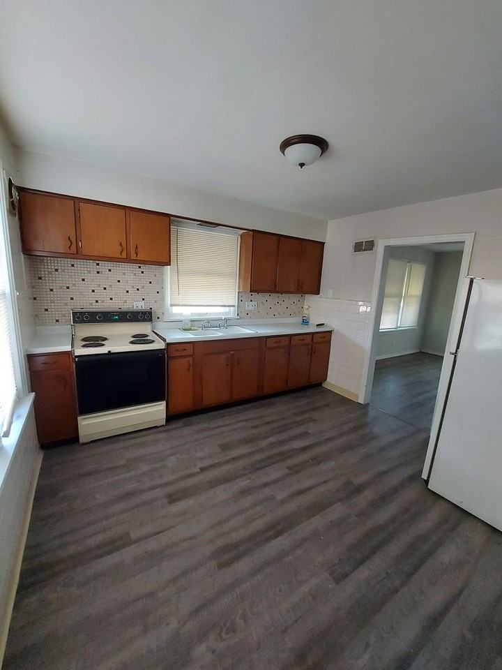 3025 Washington Ave - Photo 3 of 7
