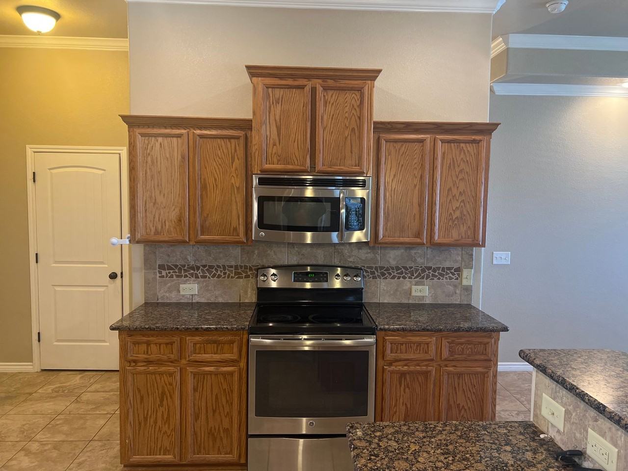 3503 Sands Ln - Photo 4 of 24