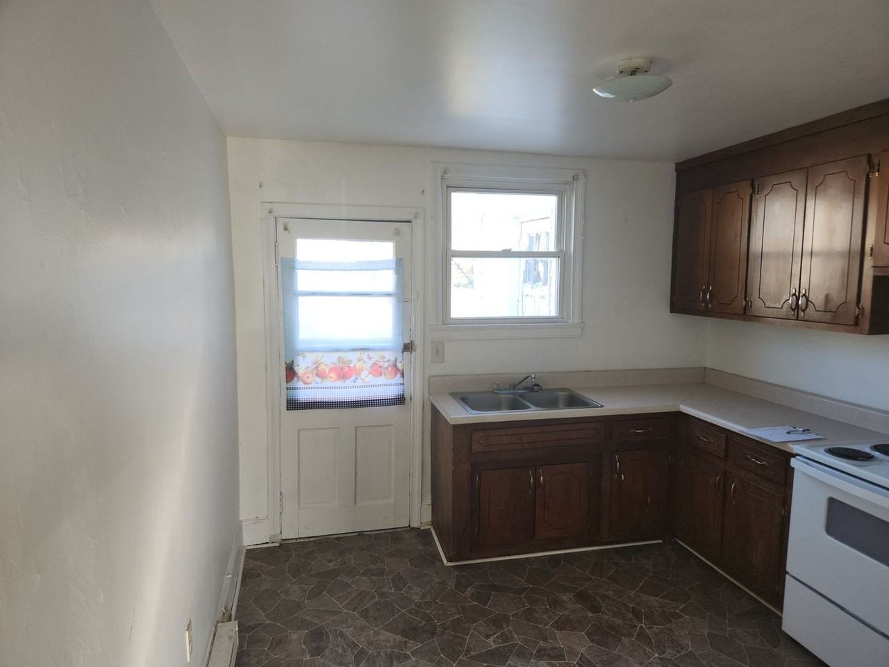 2950 Travis Ln #15 - Photo 6 of 7