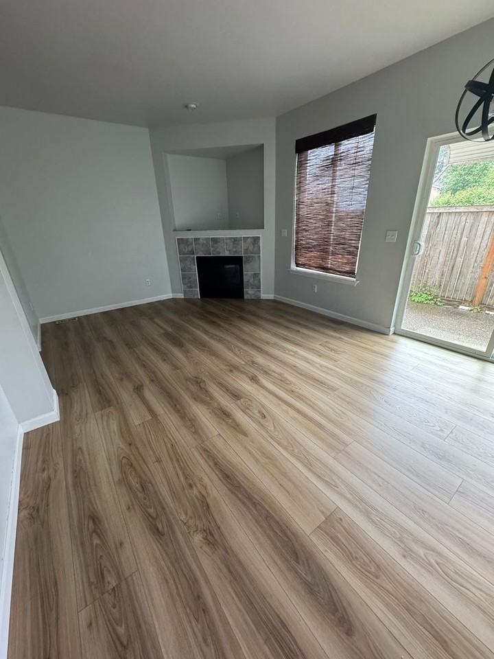 412 Ne Miramar Cir - Photo 6 of 22