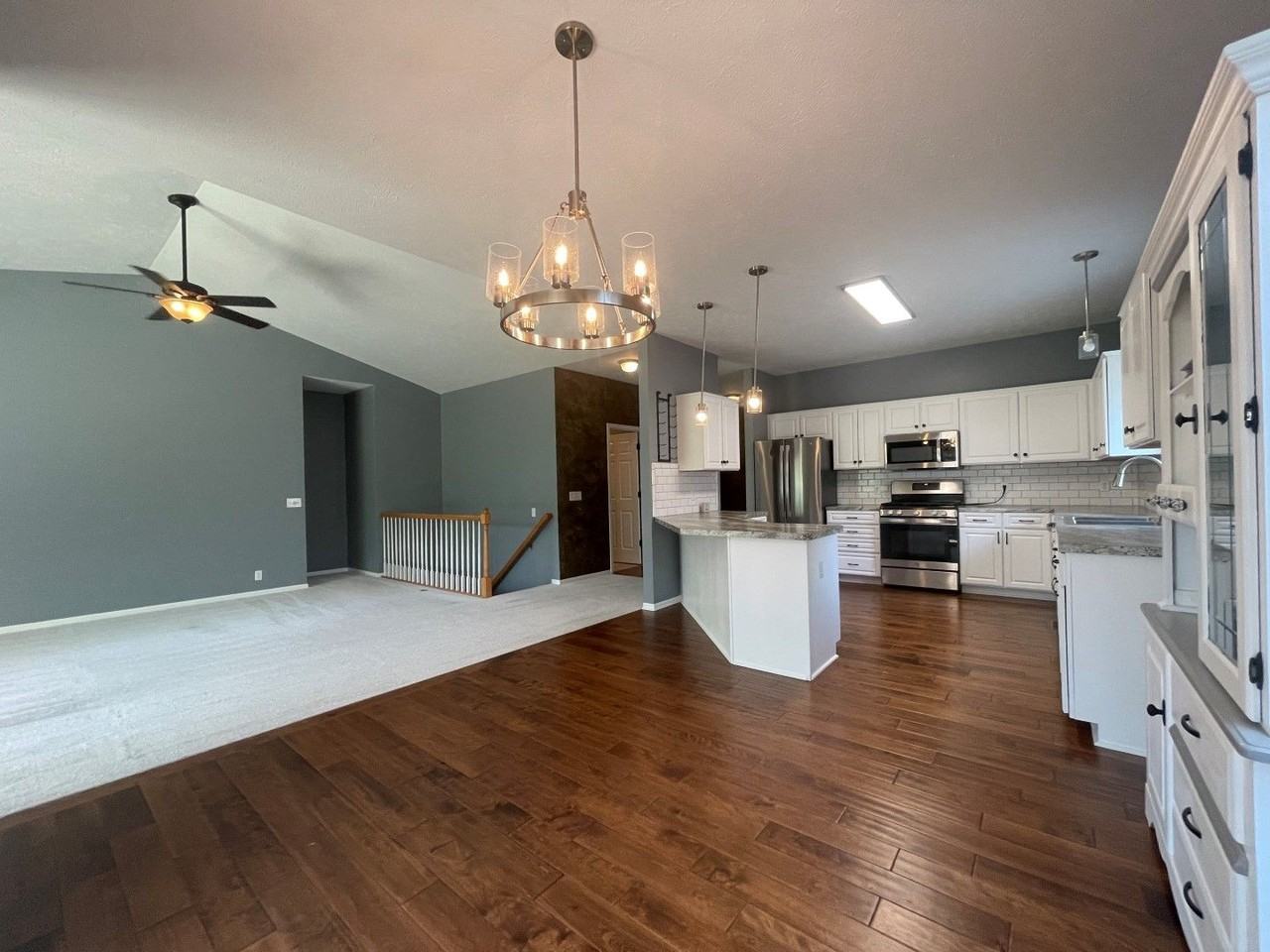 1007 Timberline Dr - Photo 2 of 17