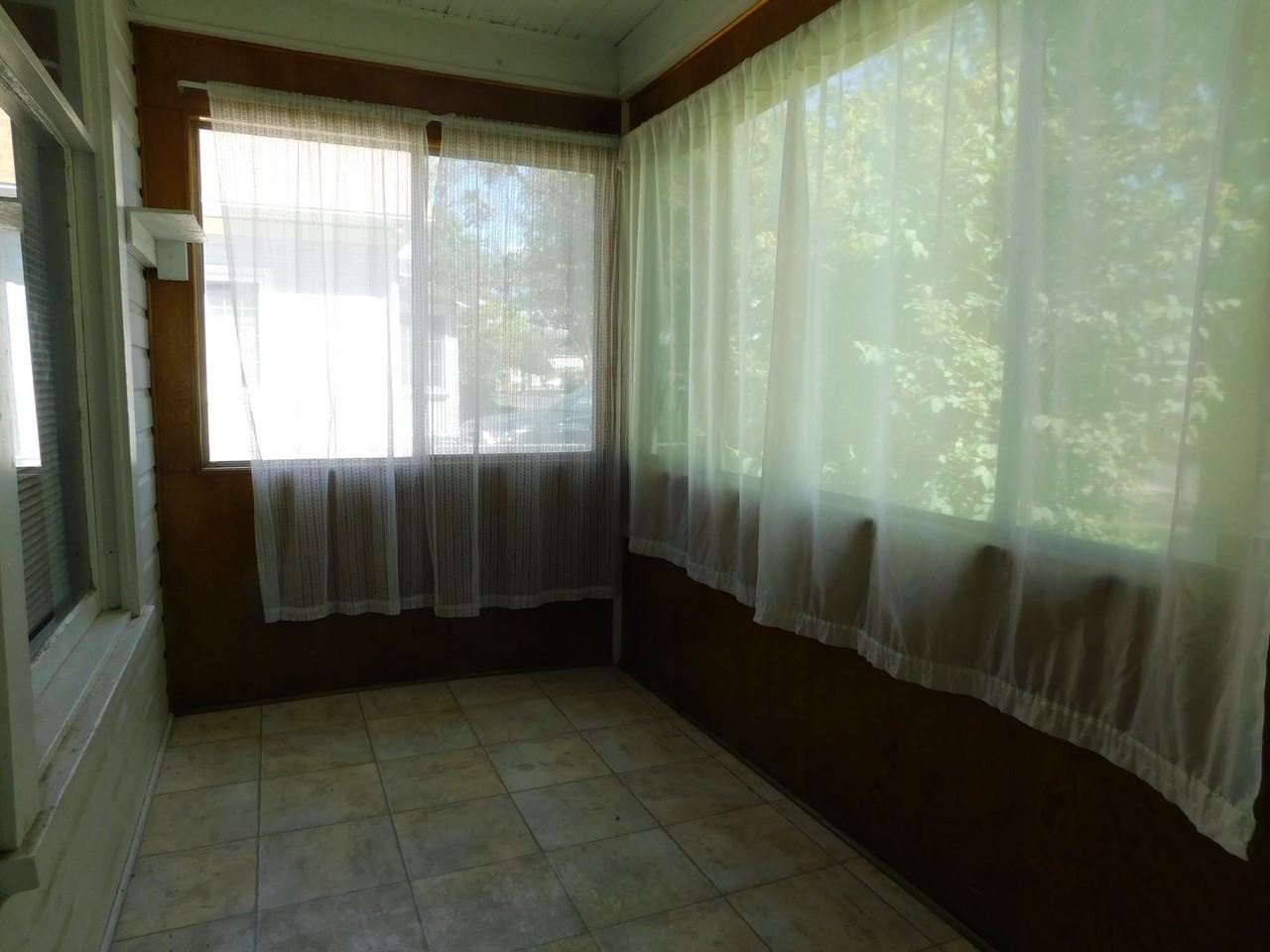 540 Teller Ave - Photo 3 of 18