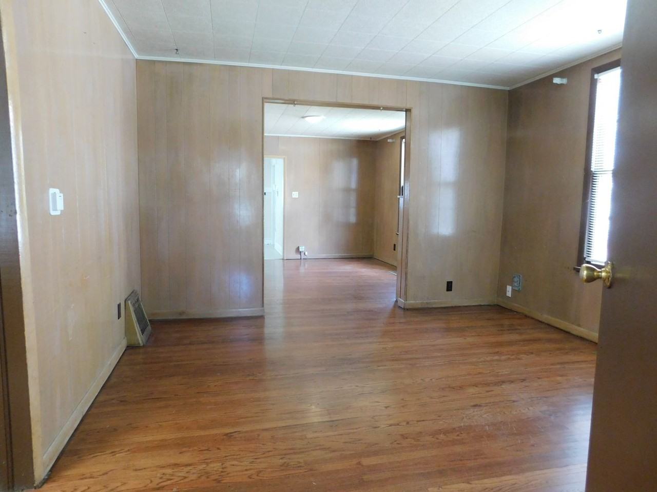 540 Teller Ave - Photo 4 of 18