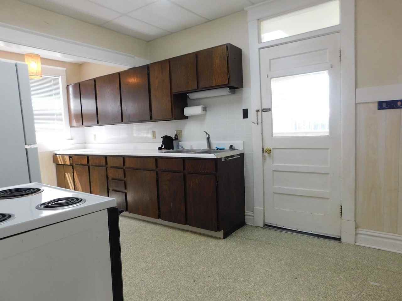 540 Teller Ave - Photo 7 of 18