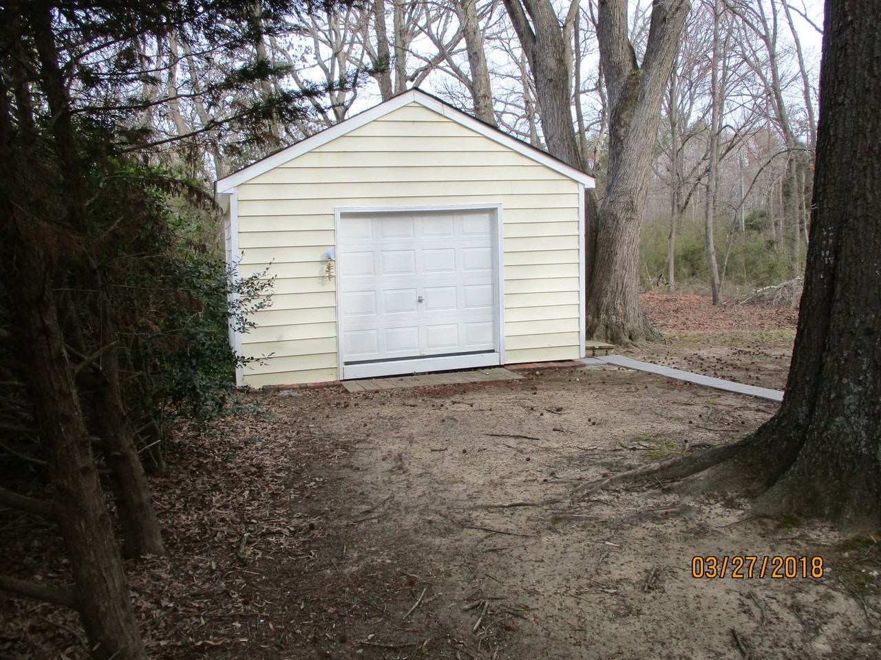 1912 Millsap Ln - Photo 2 of 11