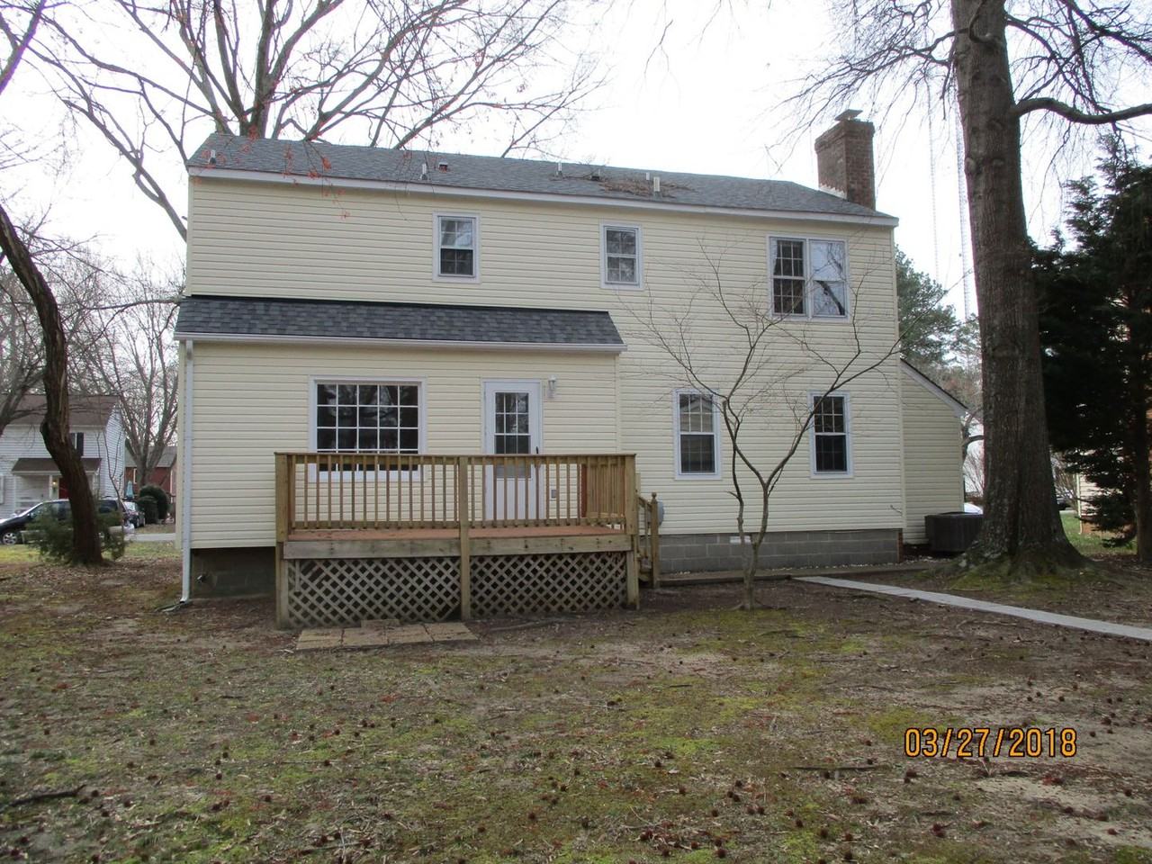 1912 Millsap Ln - Photo 4 of 11