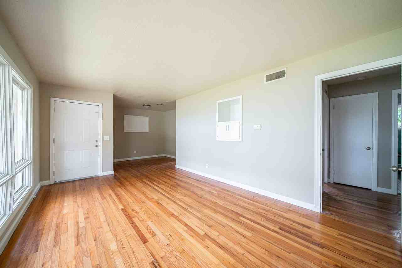 2204 7th Ave - Photo 4 of 16