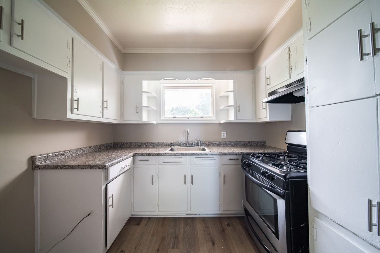 2204 7th Ave - Photo 5 of 16
