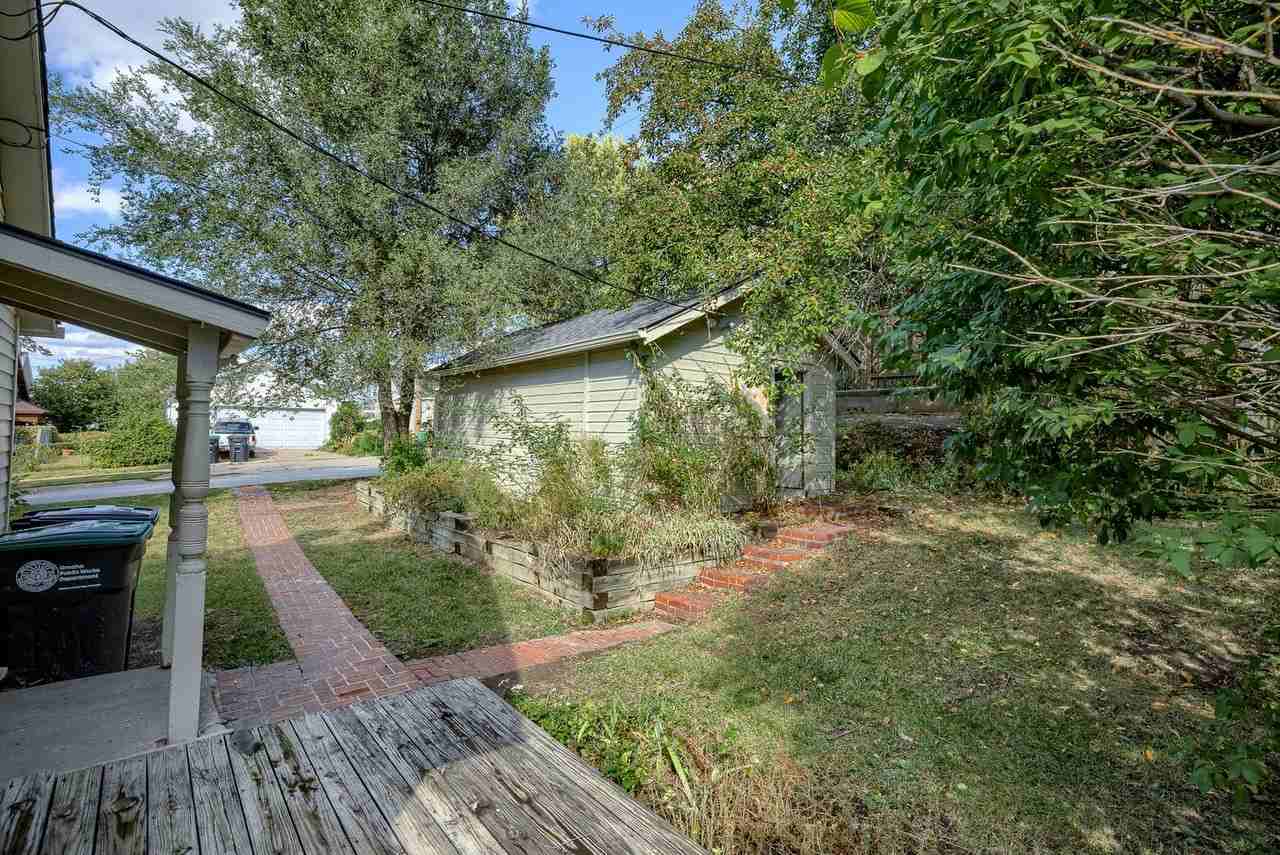 1003 S 42nd St - Photo 4 of 26