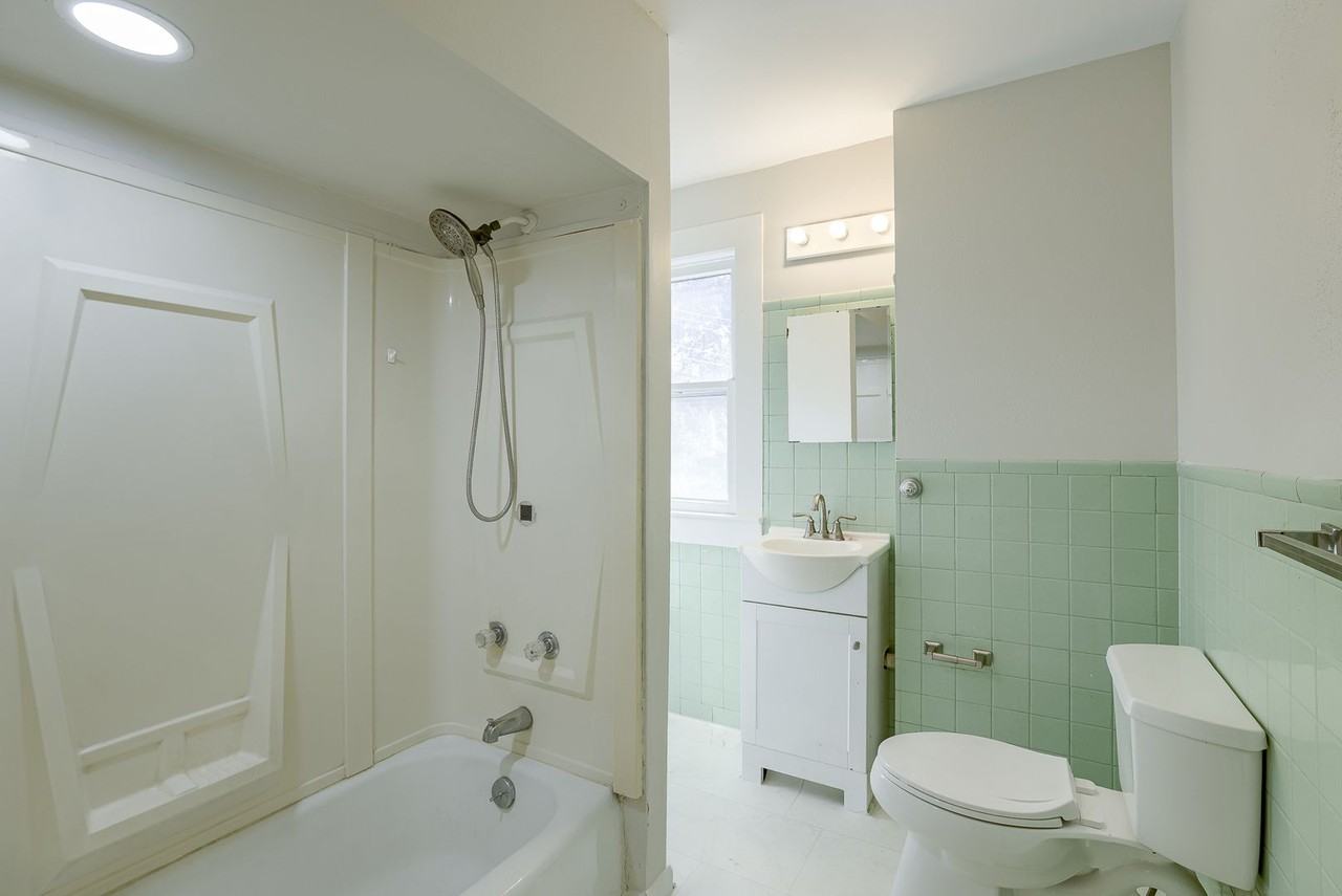 1003 S 42nd St - Photo 6 of 26