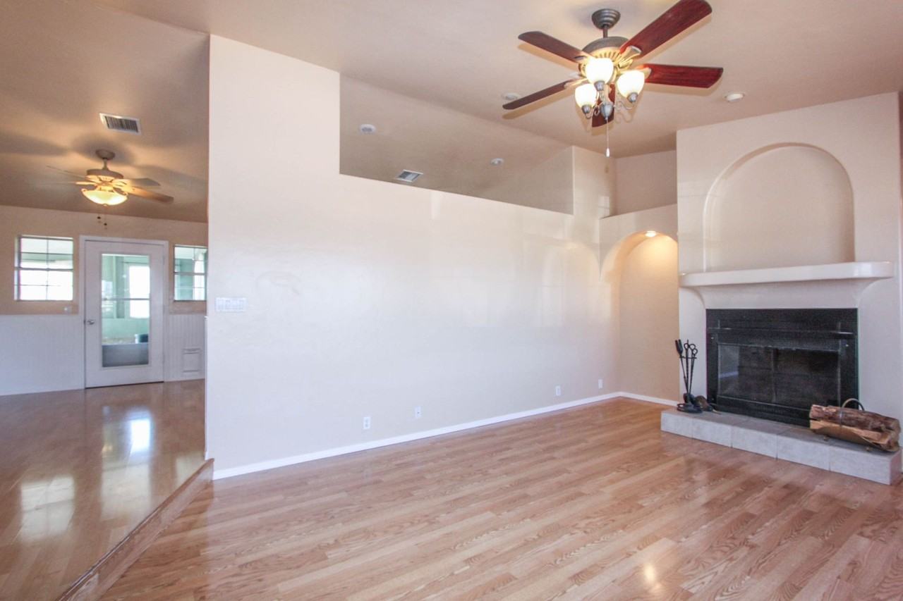 4314 N Miner Rd - Photo 3 of 19