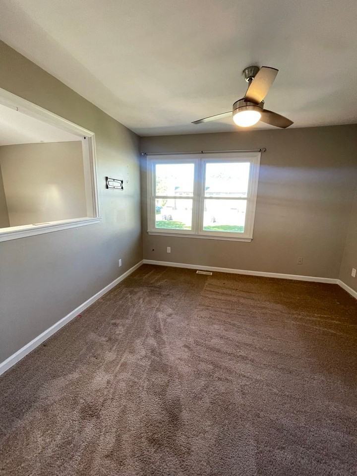 110 Kingsbridge Ln - Photo 2 of 15