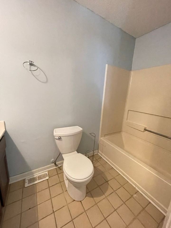 110 Kingsbridge Ln - Photo 3 of 15