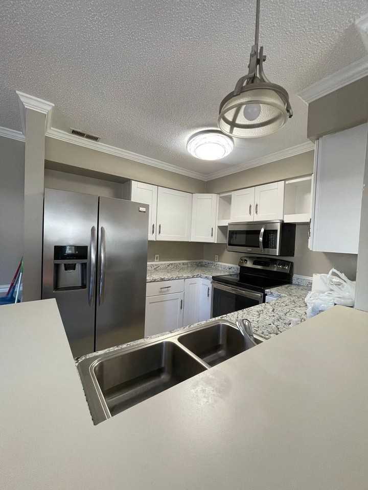 110 Kingsbridge Ln - Photo 6 of 15