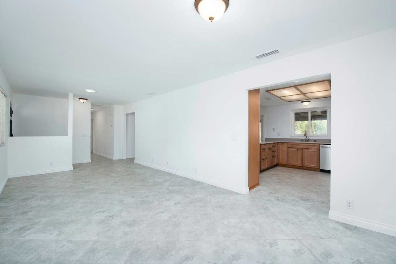 1961 Anna Ln - Photo 4 of 15