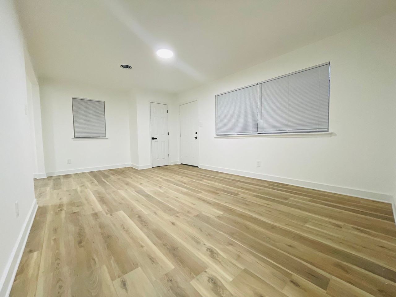 3605 Pine Cone Dr - Photo 4 of 9