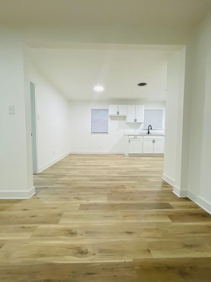3605 Pine Cone Dr - Photo 7 of 9