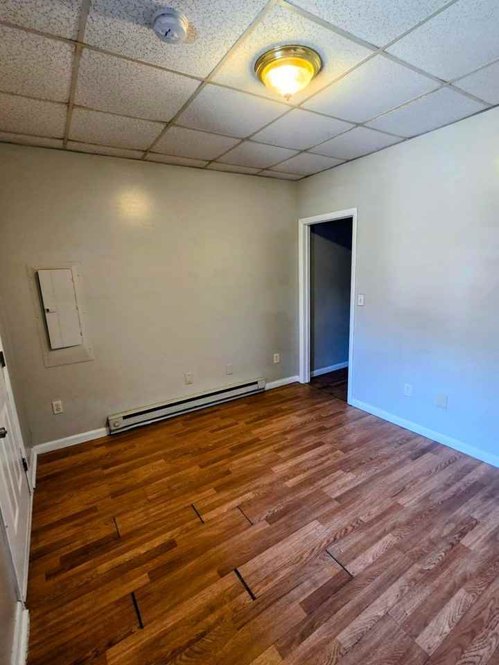 144 Front St - Photo 4 of 12