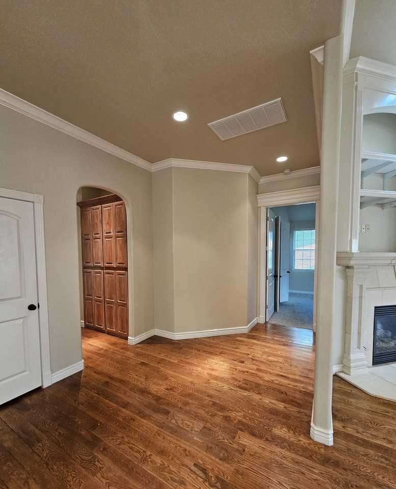 120 Napoli Ct - Photo 7 of 27