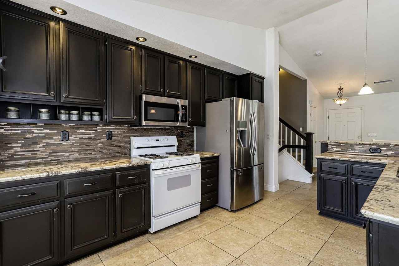 6512 Brockenhurst Dr - Photo 6 of 16
