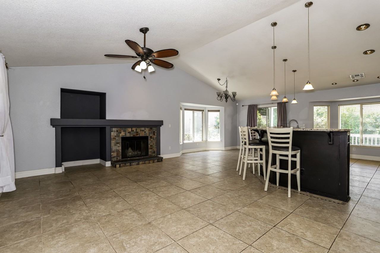 6512 Brockenhurst Dr - Photo 7 of 16