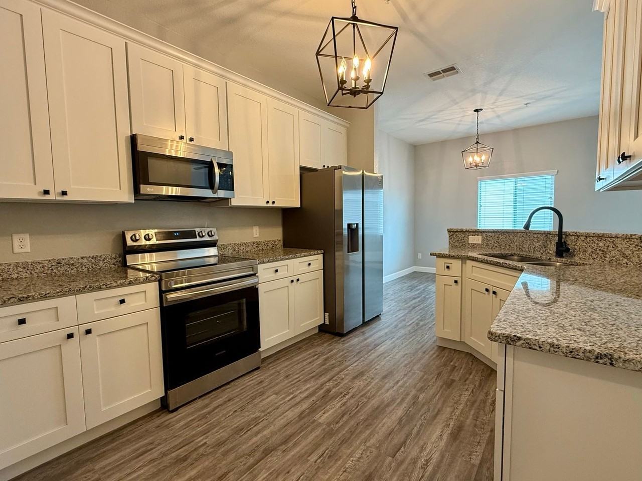 2430 Willow Way - Photo 6 of 31