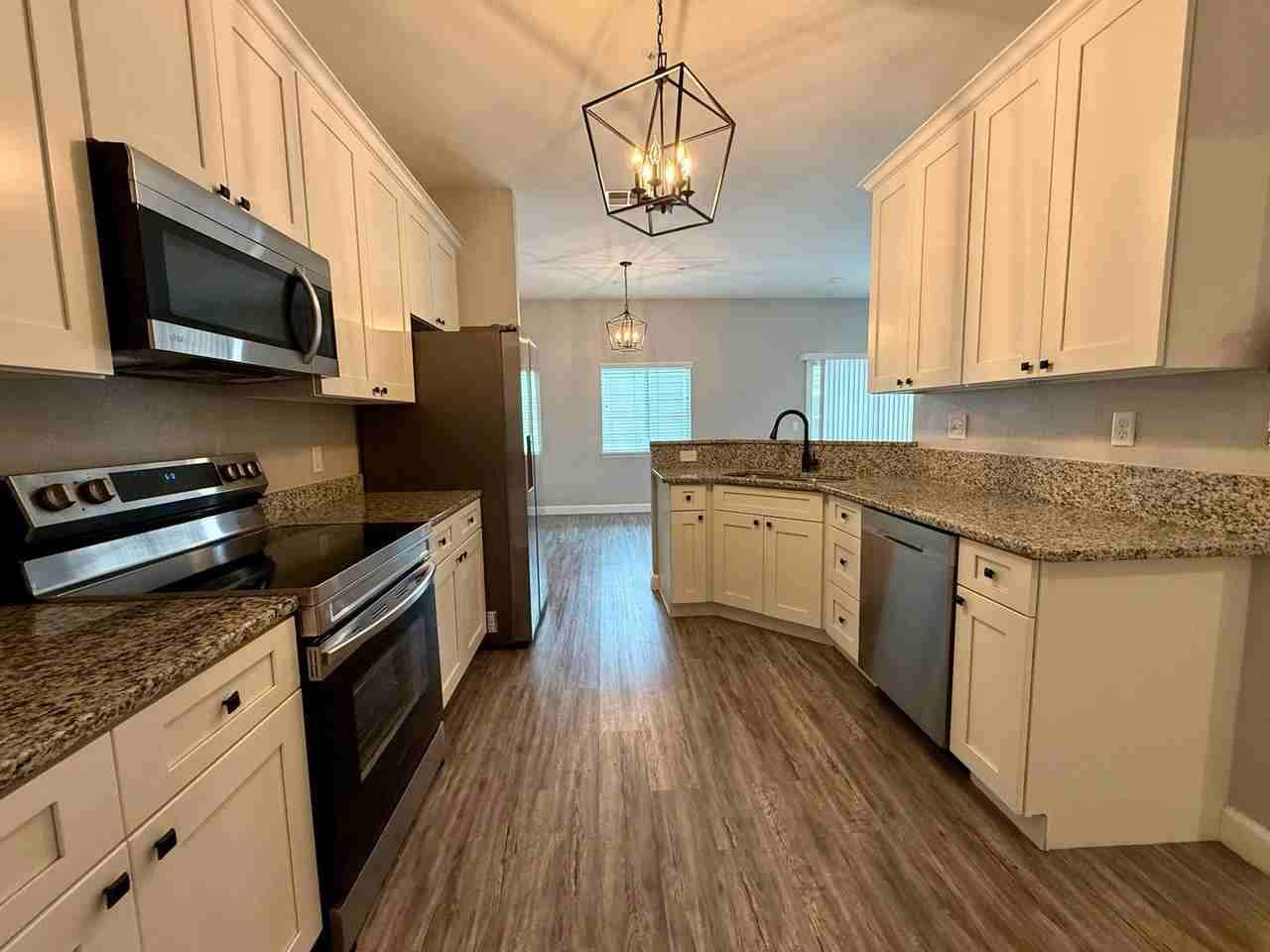2430 Willow Way - Photo 7 of 31