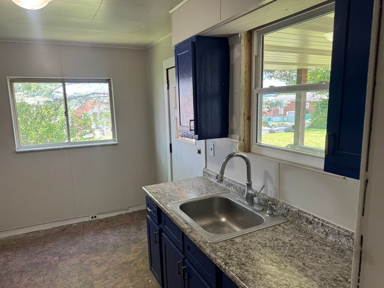 880 Miller Ave - Photo 3 of 5