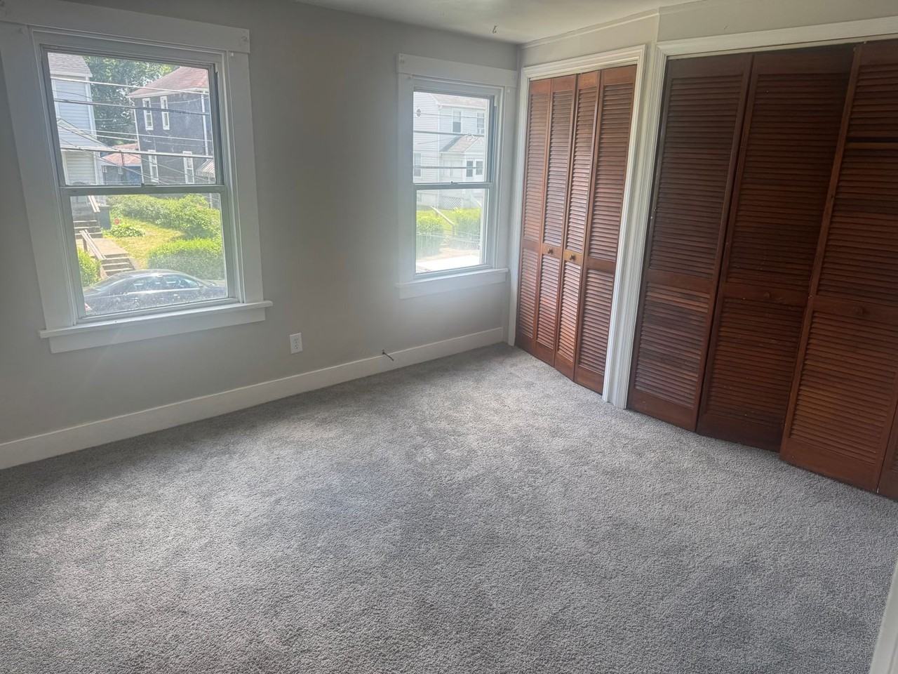 549 Farnsworth Ave - Photo 7 of 10