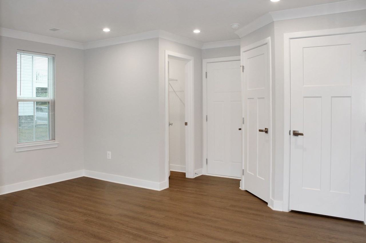 2061 Lockwood Dr - Photo 4 of 27
