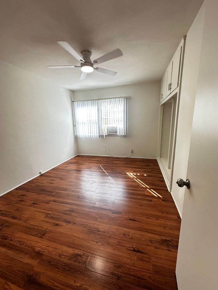 Allen Ave - Photo 6 of 8